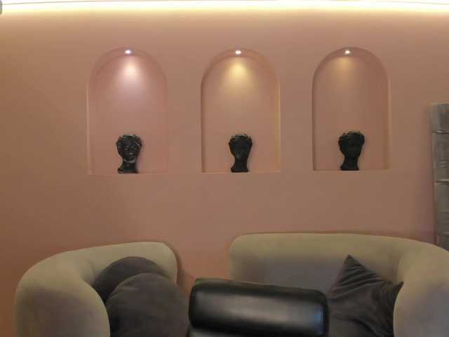 NiaSalvatore BongaCams Model