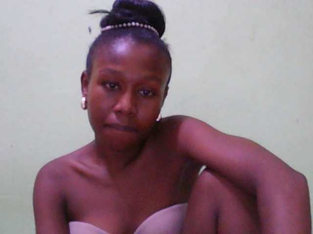 Zinah1 BongaCams Model