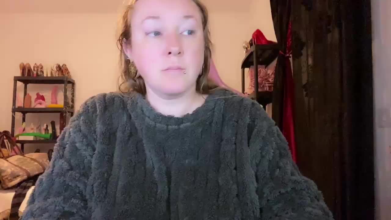 MissKisica Cams.com Model