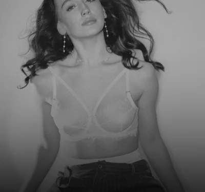 Einefrau Stripchat Model