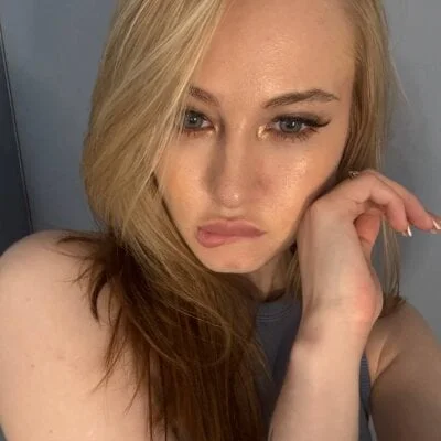 MarisLopaz Stripchat Model