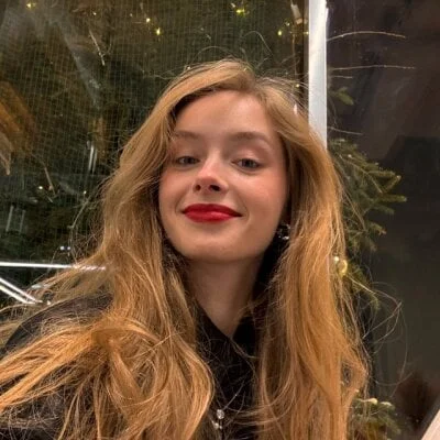 ShinyCharm Stripchat Model