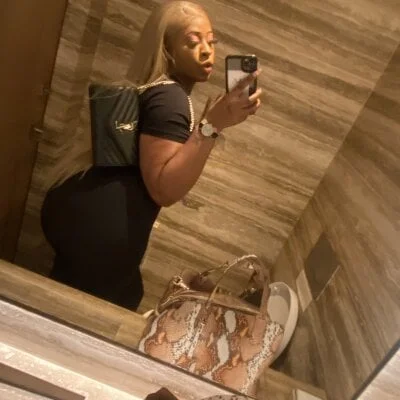 ebonysnow225 Stripchat Model